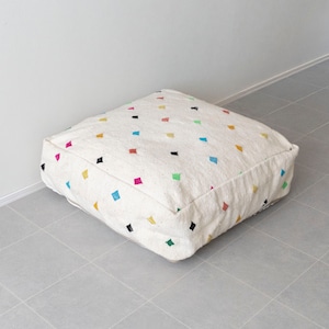 キリム・リメイク プフ -white-