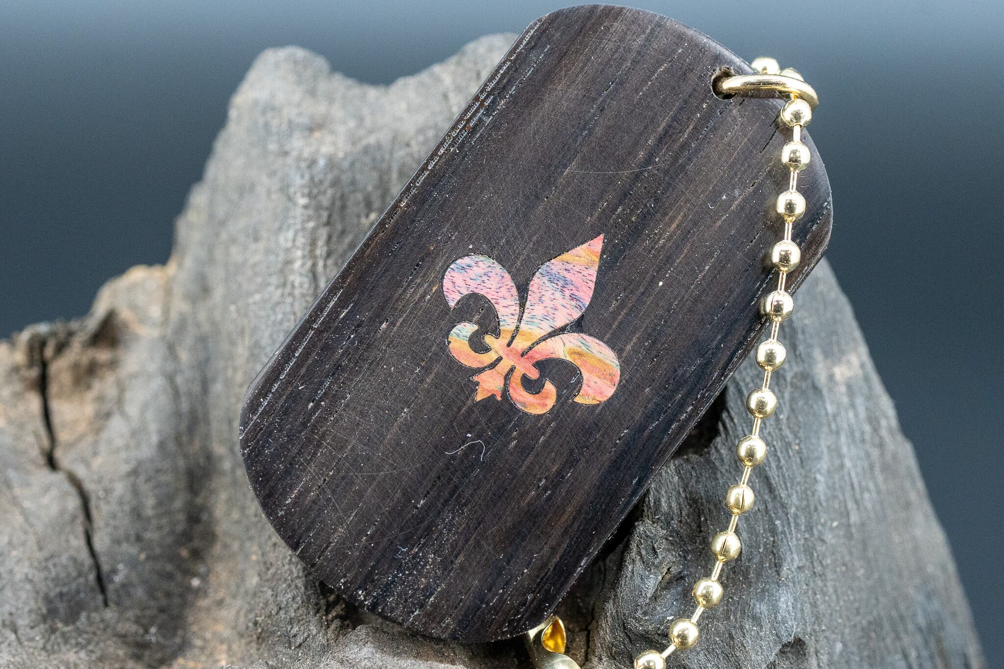 ※【音楽業界屈指の銘木】 ハカランダ ドッグタグ 象嵌 フルールドリス