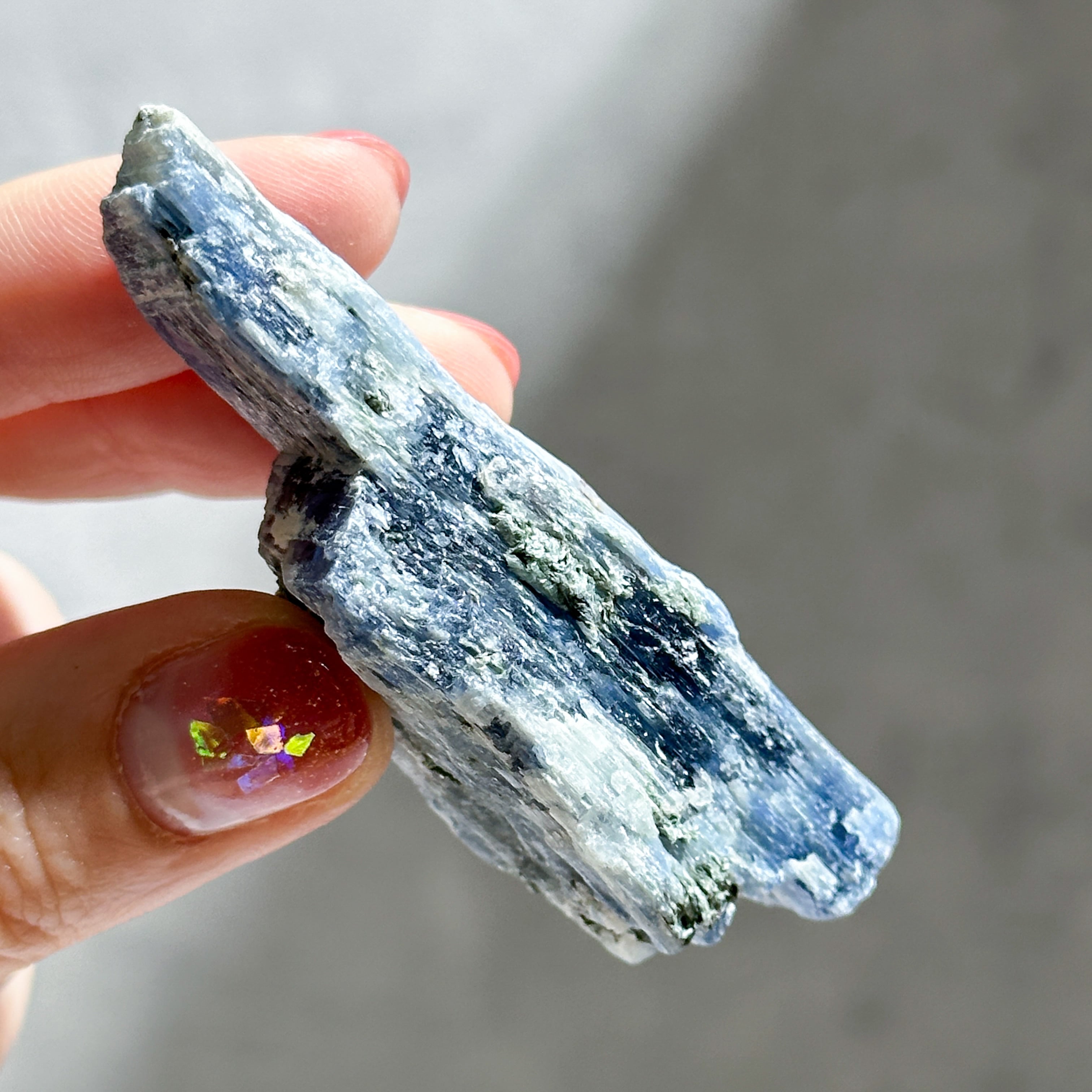 カイヤナイト　原石　4.1キロ　鑑賞石　石　置物　オブジェ　インテリア カイヤナイト 原石43◇ Kyanite ◇天然石・鉱物・パワーストーン