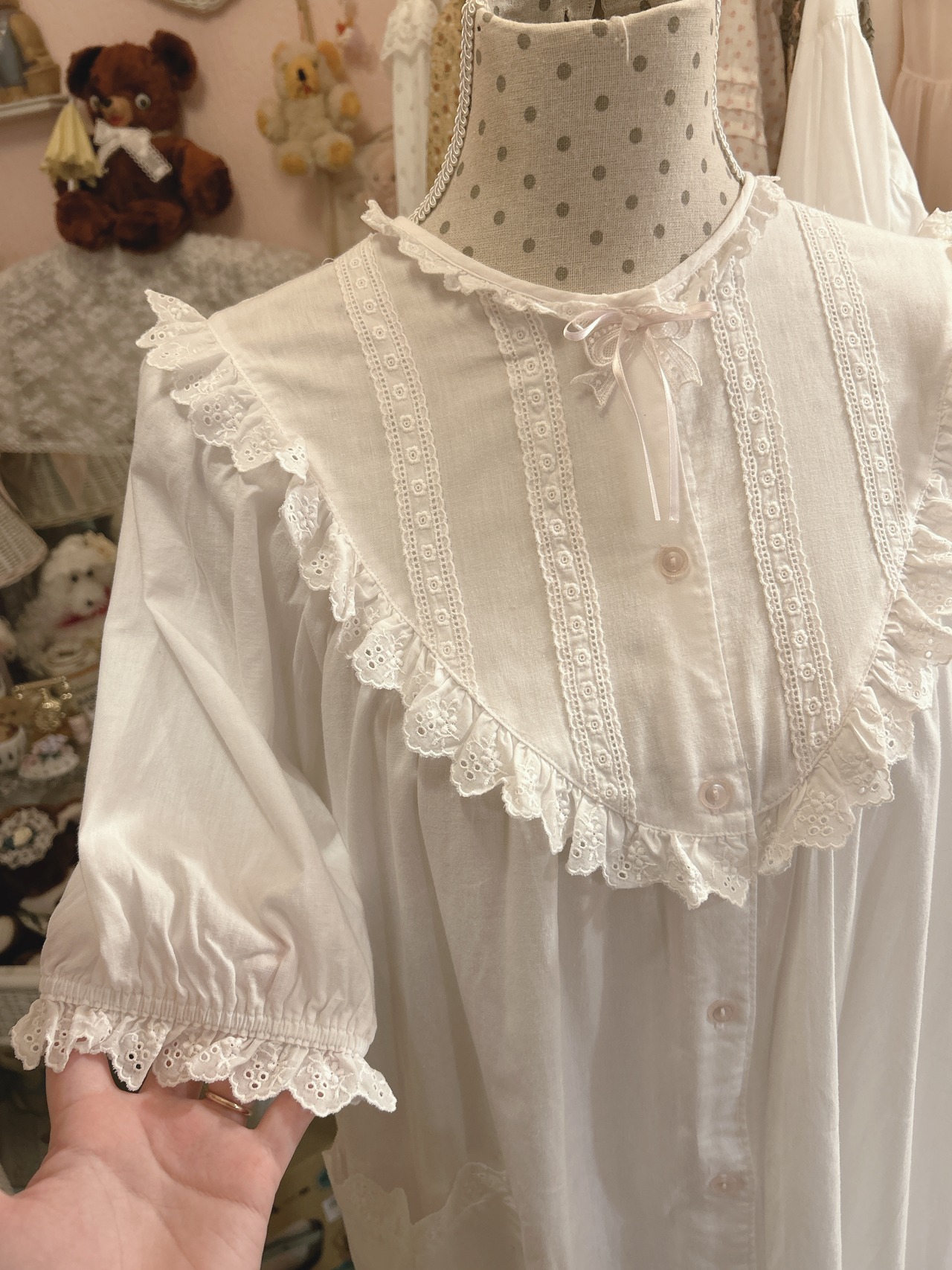 White lace dressの画像04