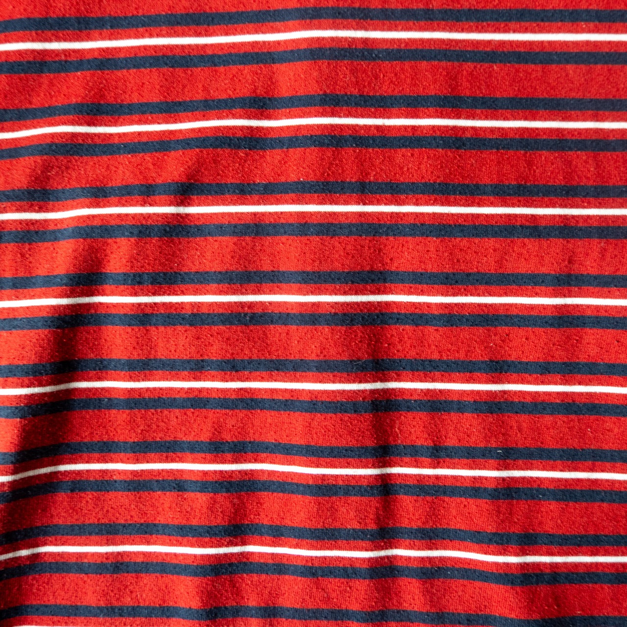 puritan multi border pocket T
