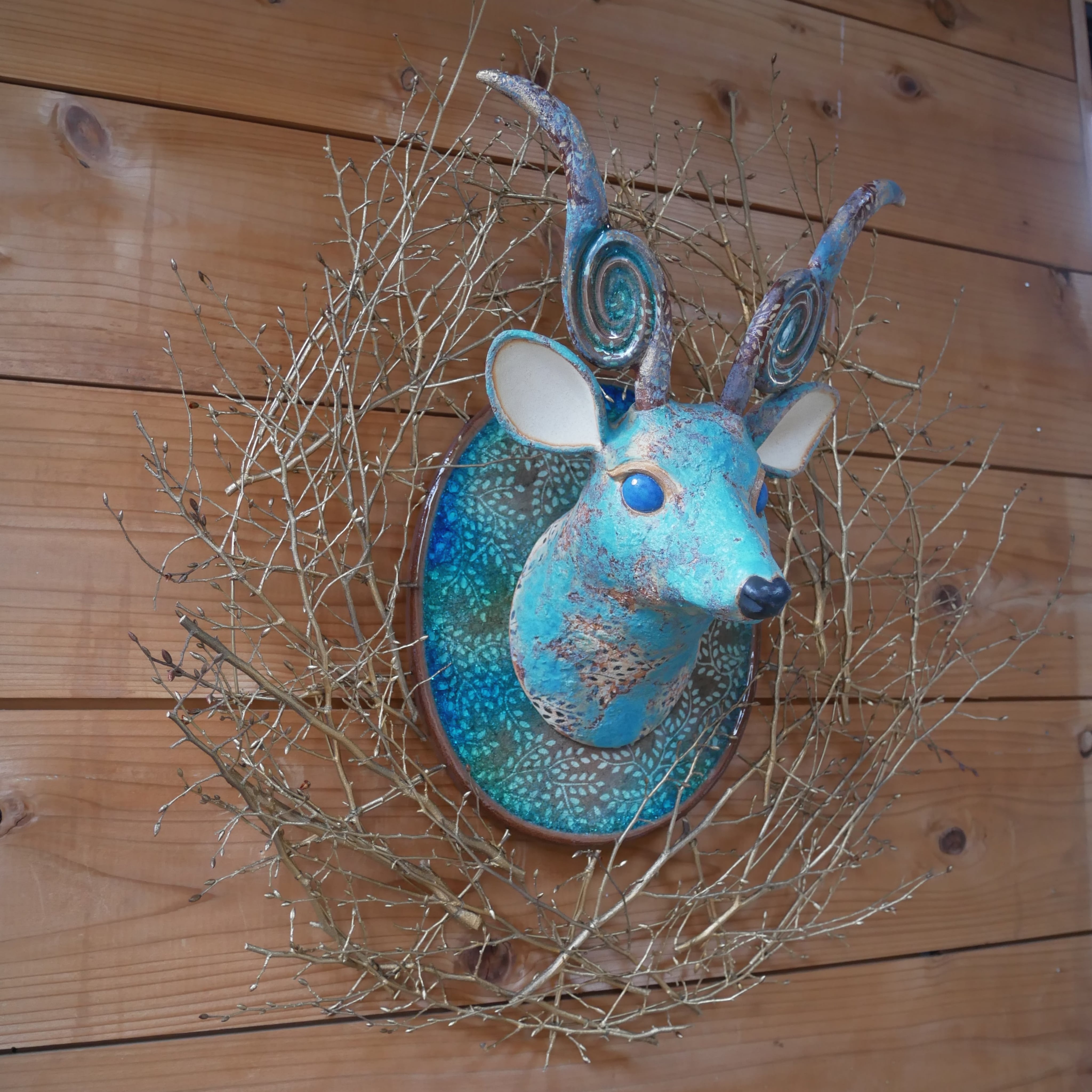 鹿の置物 水色と金色の花模様　ペアオブジェ　バンビ 鹿の置物 水色と金色の花模様 ペアオブジェ バンビ 鹿の置物 水色と