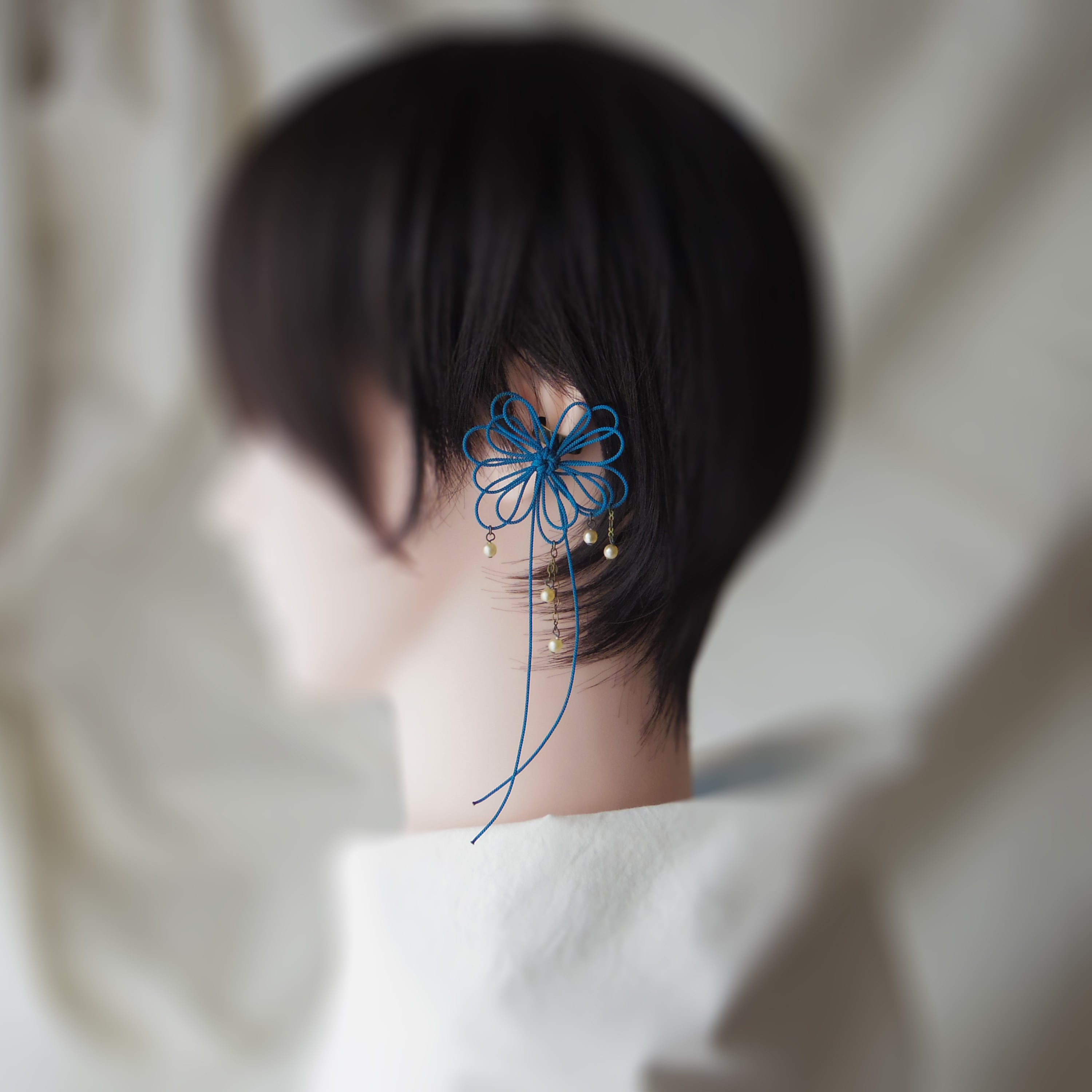 飾り結びかたっぽイヤーカフ「ヒタ降リ揺レル」【軽量】+グラスパールで浴衣・着物・洋服に。