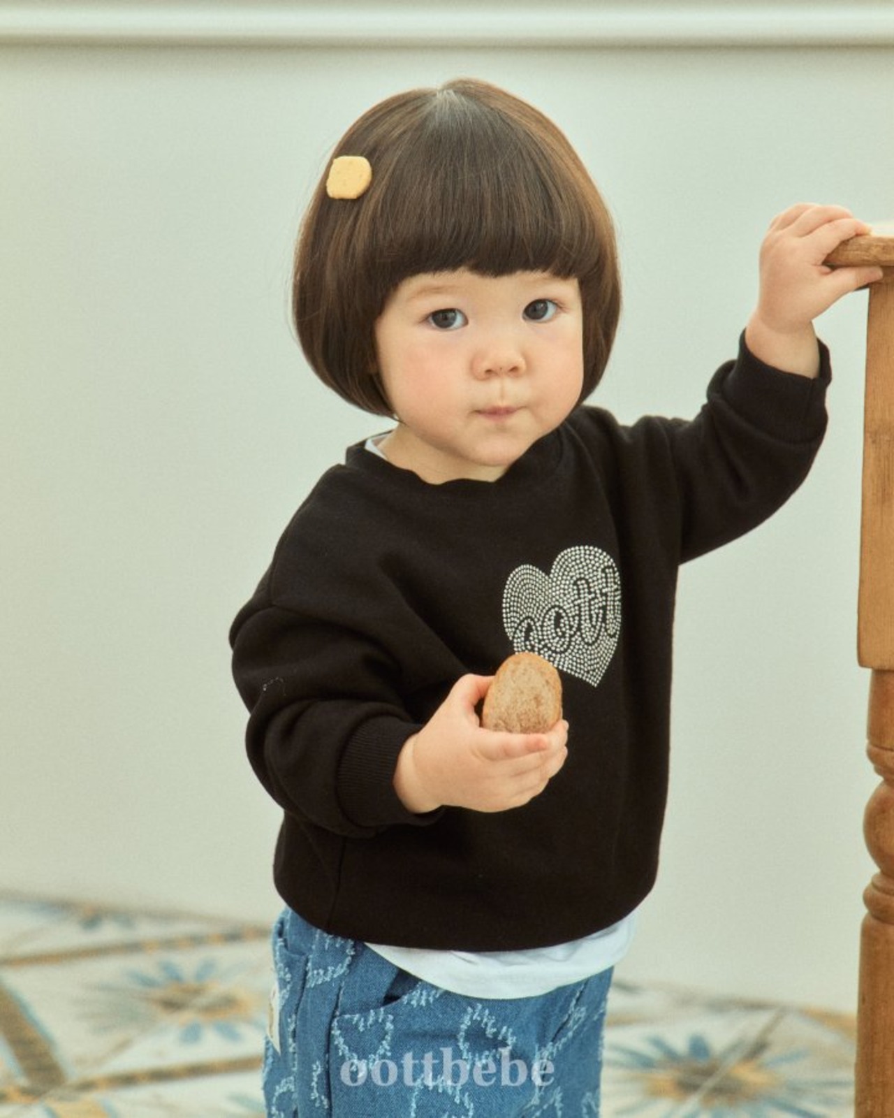 [oottbebe] OT Bling Sweatshirt / [오뜨베베] OT블링맨투맨