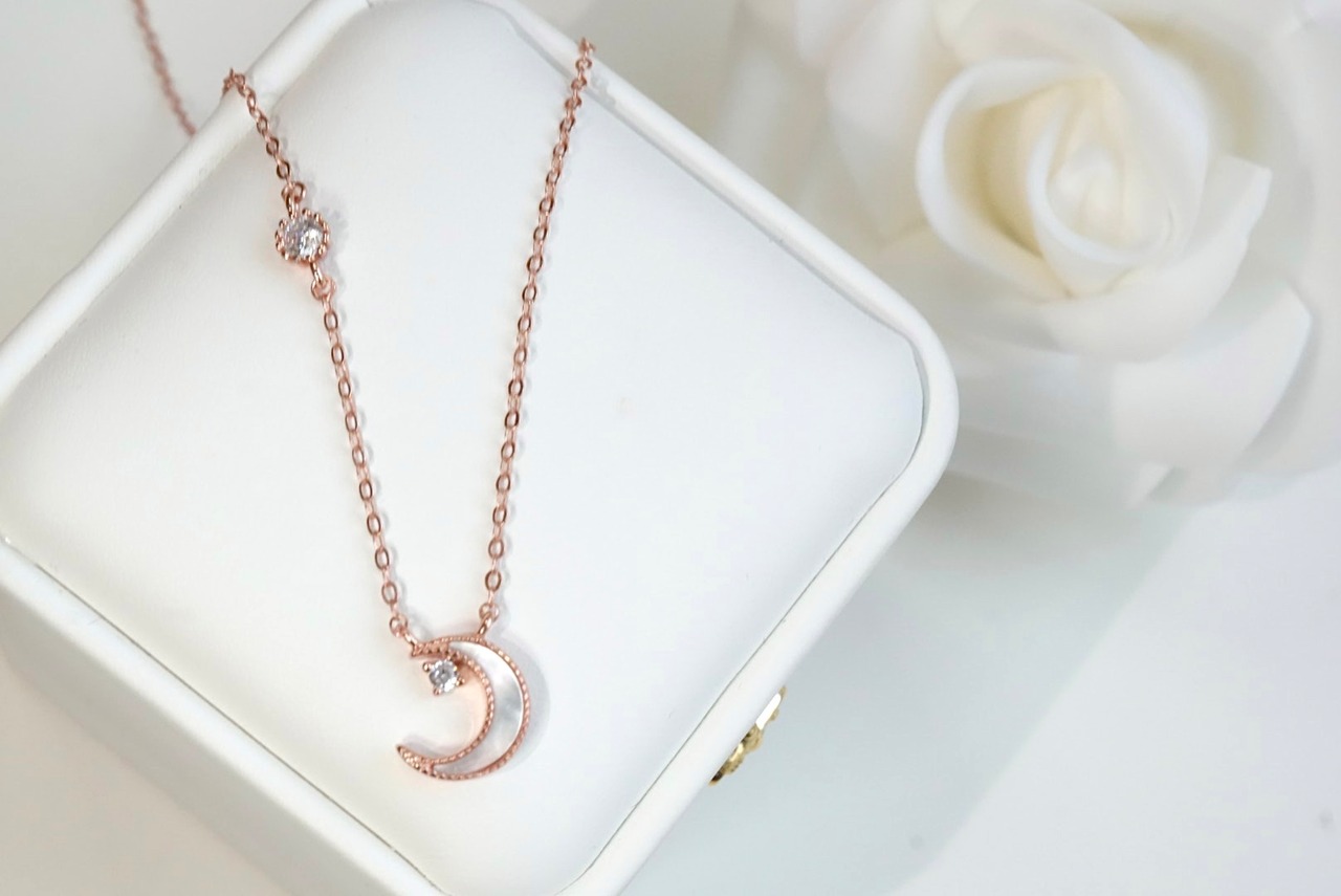 necklace twinkle moon
