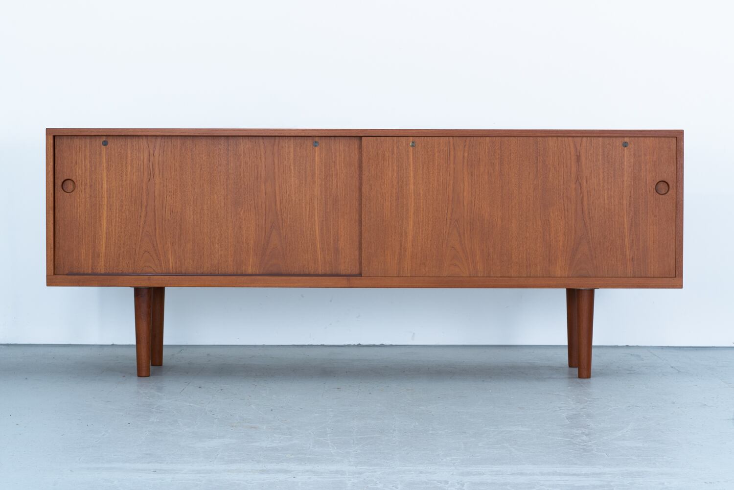 Hans J. Wegner | RY26 Sideboard | kaikki gallery | 北欧