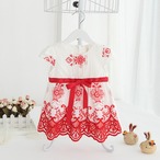 刺繍デザインのお出掛け夏ワンピ（白×赤）