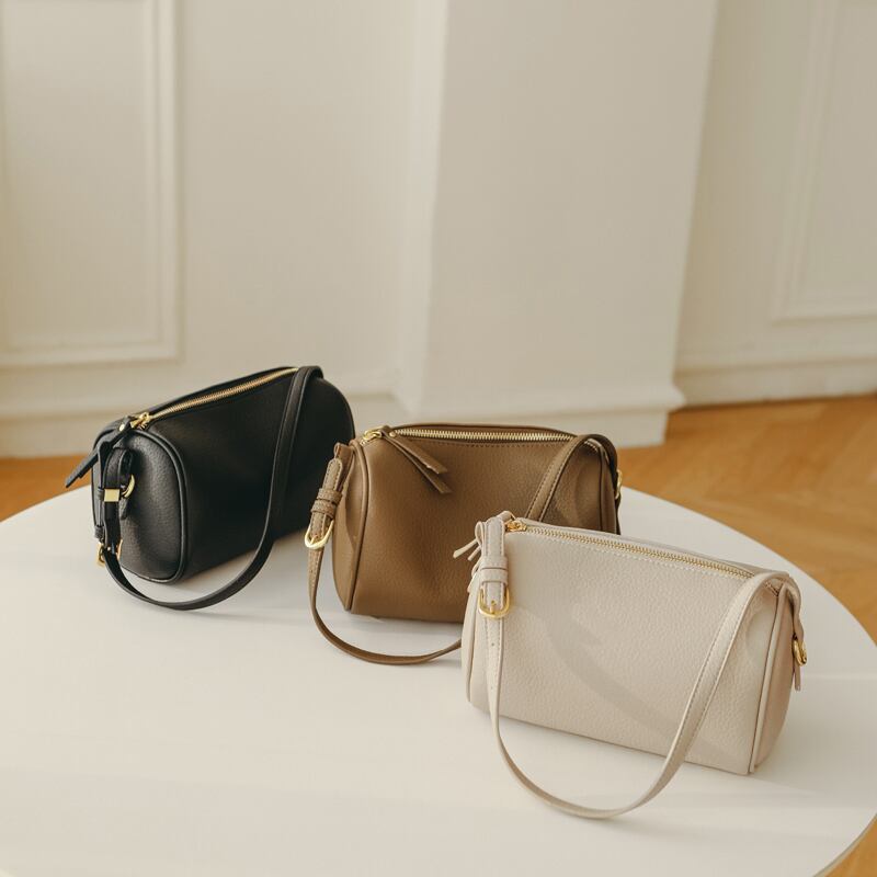 バッグ レディース 3色 ショルダーバッグ ハンドバッグ 肩掛けバッグ 肩掛け 手持ち 軽い 使いやすい 柔らかい BOX型 かわいい きれいめ シンプル 上品 エレガント 清楚 フェミニン シック おしゃれ お洒落 綺麗 おとな ナチュラル 送料無料 ラブリー キュート ガーリー 抜け感 無地 オフィス ビジネス OL 通勤 学生 通学 デート お出かけ 女子会 パーティー 旅行 卒入学 小さめ ベージュ カーキー ブラック オールシーズン 10代 20代 30代 40代 ママ オフィスカジュアル