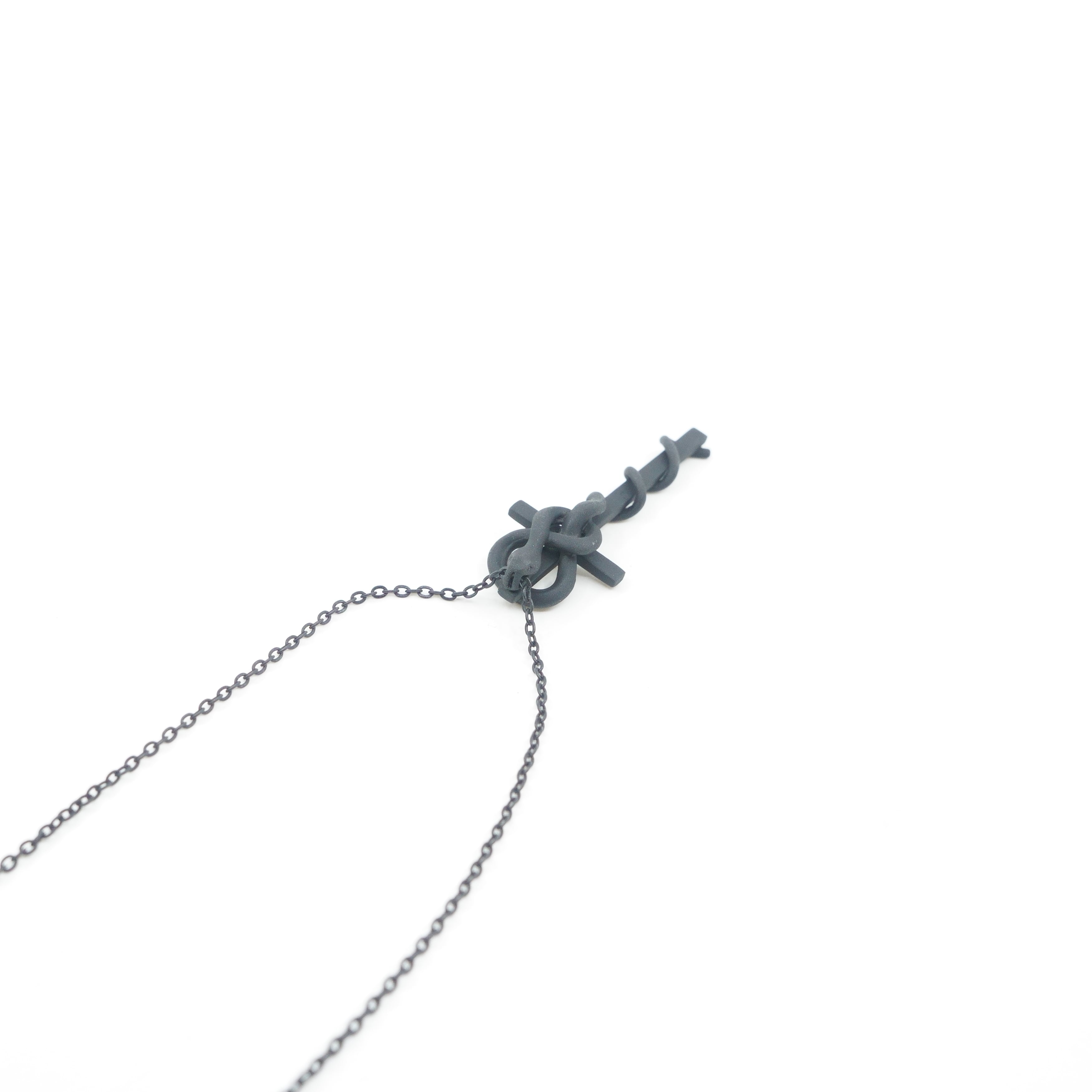 美品 gundaステルスクロスネックレス シルバー / 黒 ネックレス gunda - ステルスクロスネックレス / シルバー / STEALTH CROSS
