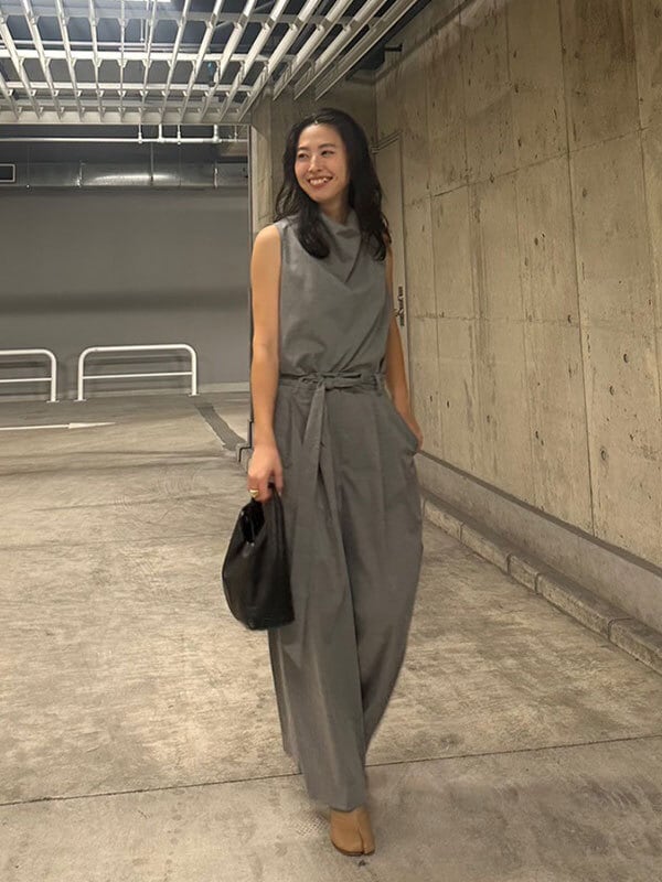 新品】エトレトウキョウドレープハイネックノースリオールインワン