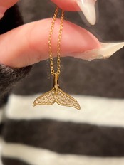 Zirconia whailtail necklace