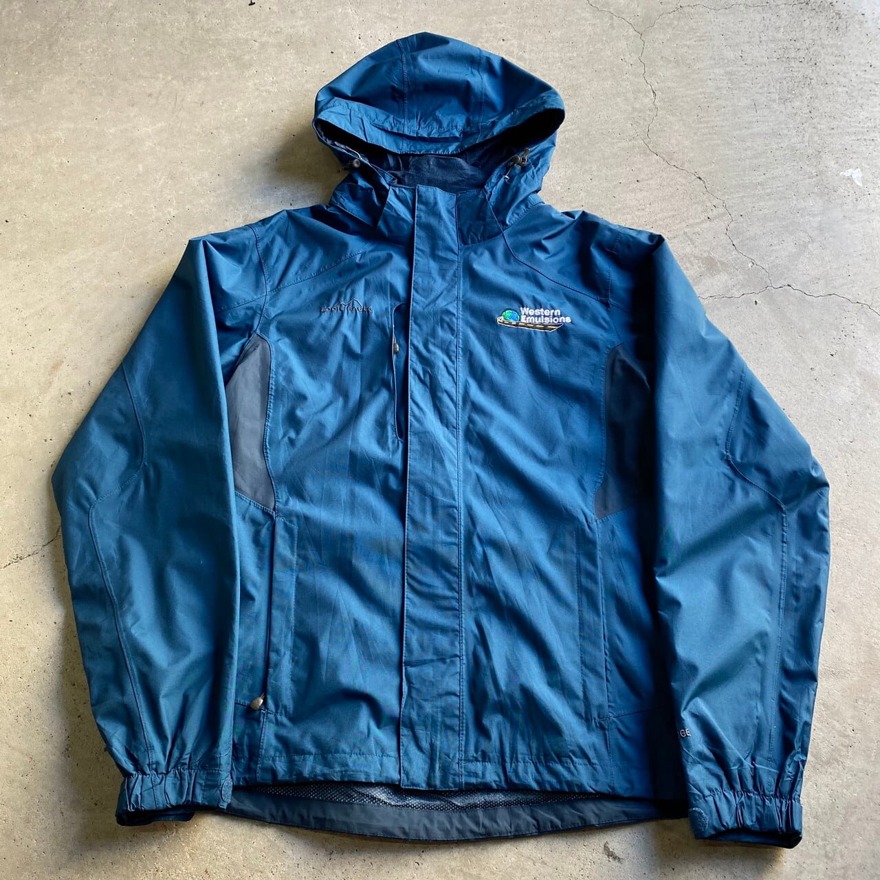 Eddie Bauer エディーバウアー ウェザーエッジ 防水 マウンテンパーカー アウトドアジャケット フード付き メンズm 古着 企業ロゴ刺繍 マウンテンジャケット ネイビー 紺 アウトドアジャケット Ws21 1 Cave 古着屋 公式 古着通販サイト