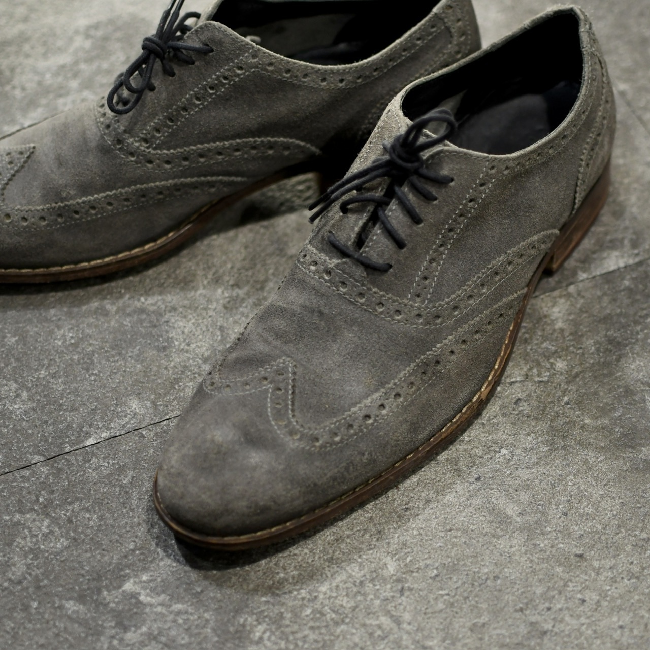 COLE HAAN wingtip suede leather shoes
