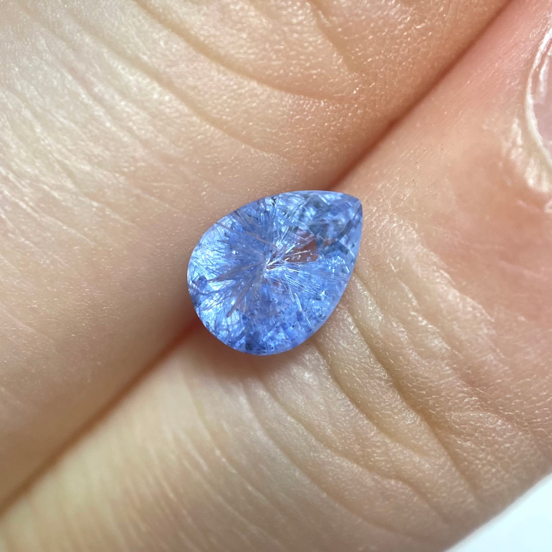 花 デュモルチェライトインクオーツ ファセットカット1