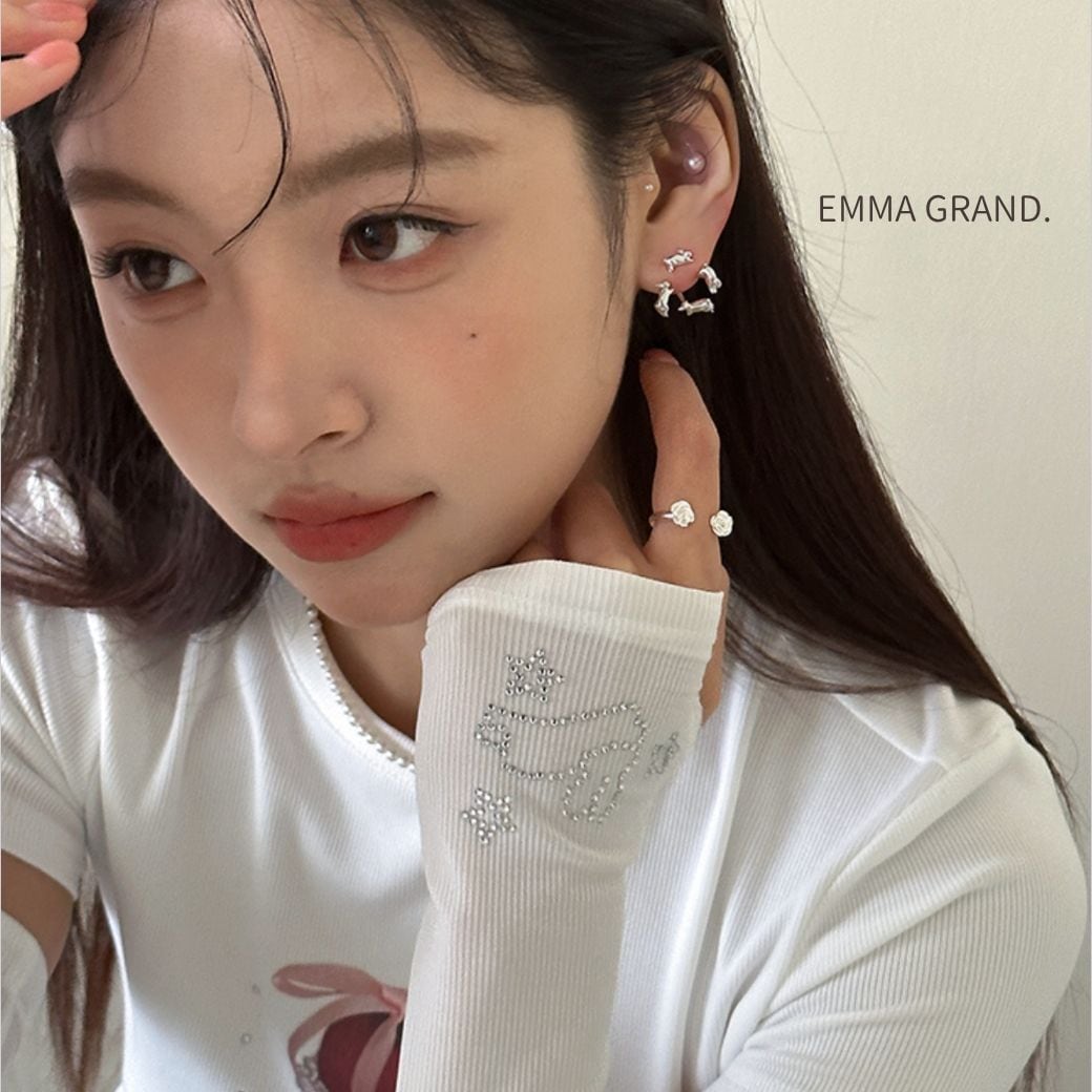 月夜に跳ねるうさぎのピアス E00600 | EMMA GRAND