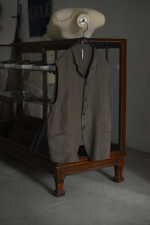m’s braque / STAND UP COLLAR GILET (Mocha)