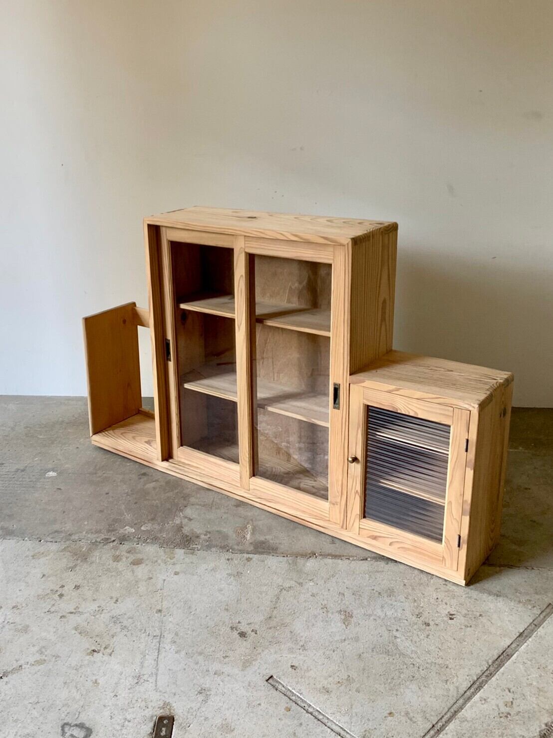 本立て ガラス戸のキャビネット 古家具 0591 | ju-gu
