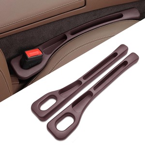【特価処分】隙間クッション 車 ZR-V用 隙間埋め シートクッション 隙間埋めクッション ZRV RZ3 RZ4 RZ5 隙間収納スペース 一体成形 正 裏面取付可 小物落下防止 収納ポケット 車 アクセサリー 取り付けが簡単 運転席+助手席 2枚入り (ブラウン)