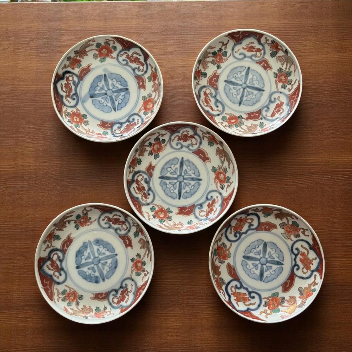 幕末〜明治期　赤絵　花籠文菊花形大皿　獅子牡丹　人物画　上手物　直径40.7cm 幕末〜明治期 赤絵 花籠文菊花形大皿 獅子牡丹 人物画 上手物