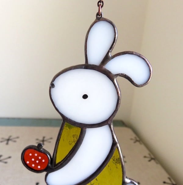 うさぎとりんごのオーナメント(ステンドグラス) | soeur glass うさぎとりんごのオーナメント(ステンドグラス) | soeur glass