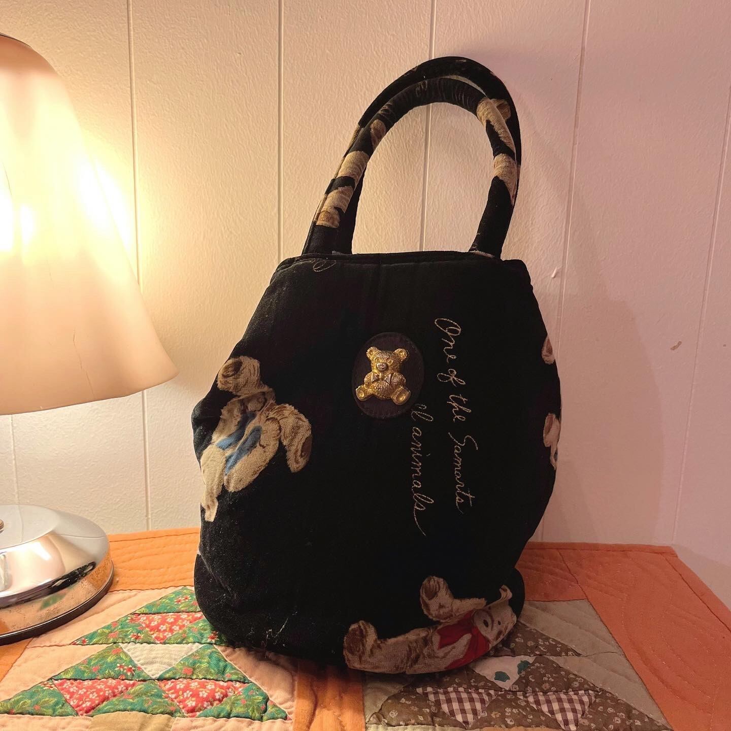 black bear velours circle bag