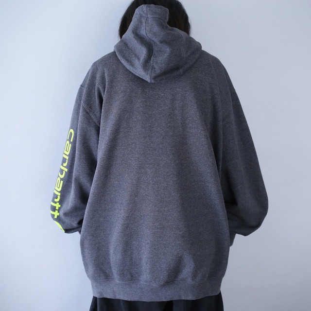 "Carhartt" sleeve logo printed over silhouette dark gray sweat parka