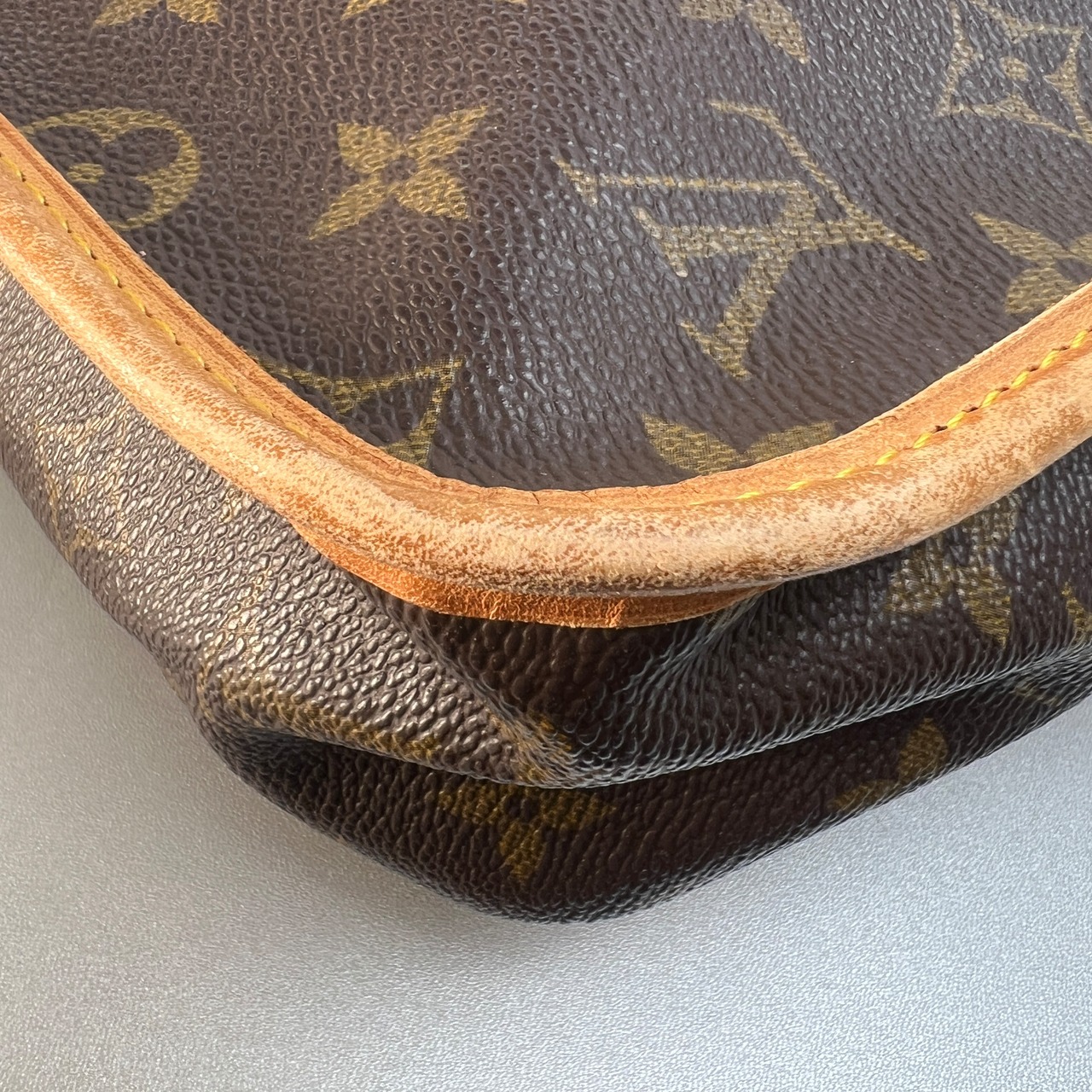 【最終処分SALE】LOUIS VUITTON ルイヴィトン M40473モノグラムメニルモンタンMM   レザー ショルダーバッグ ブラウン A-12152
