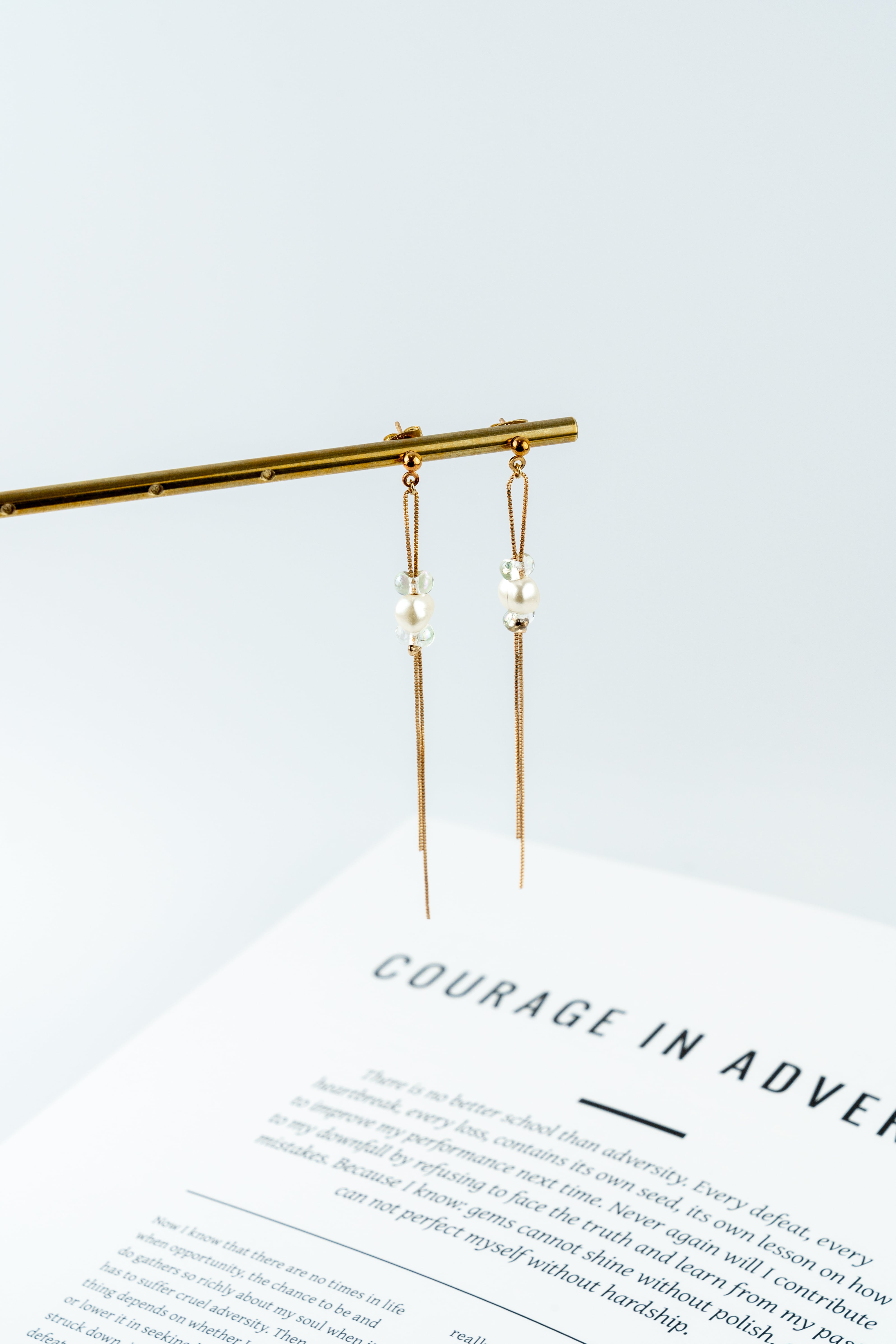 Shimmering Pearl Gold Tassel