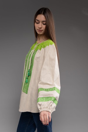 ウクライナ刺繍ヴィシヴァンカ　手刺繍　平行縫い　麻　レディース・フリーサイズ