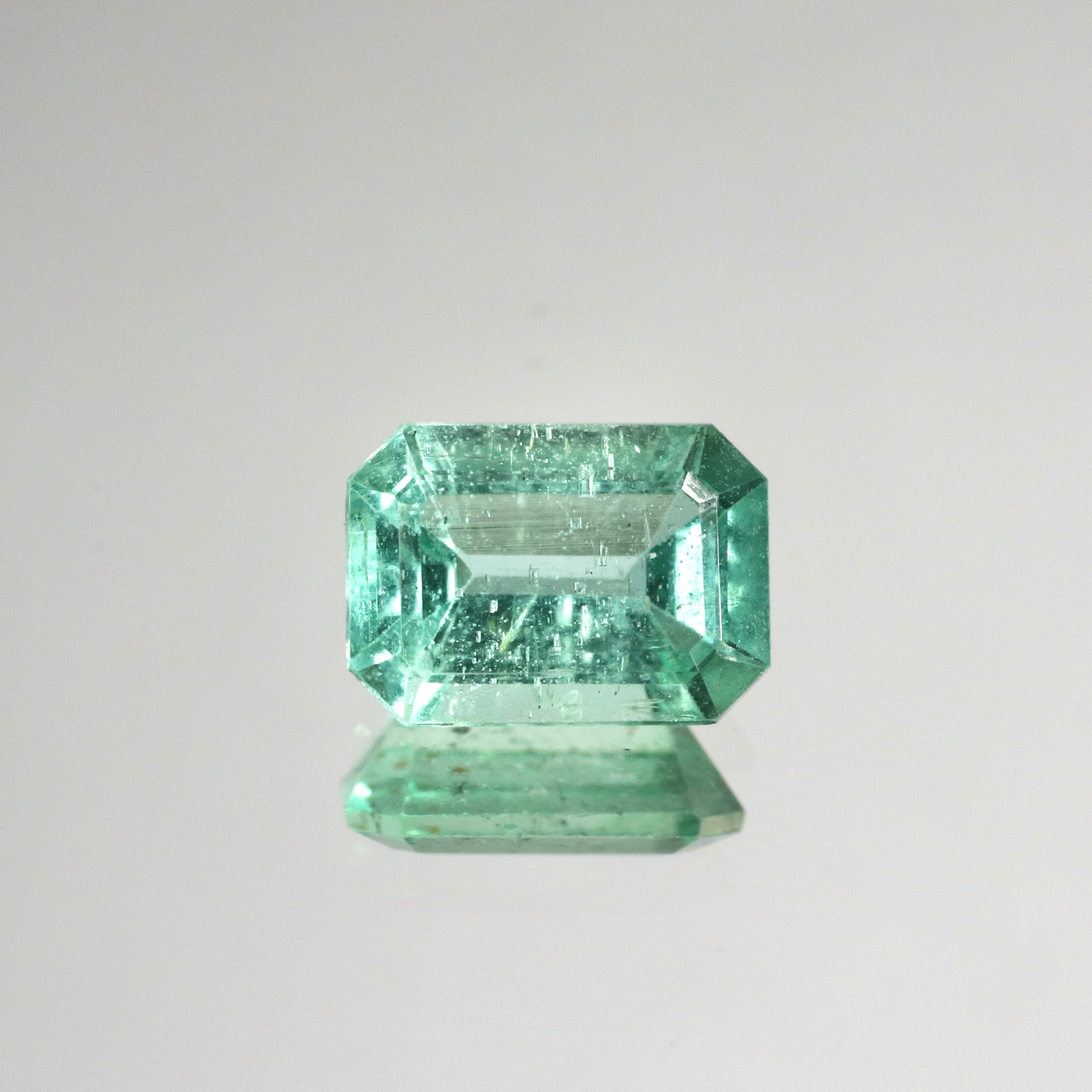 天然蛍光エメラルド ルース 0.400ct-