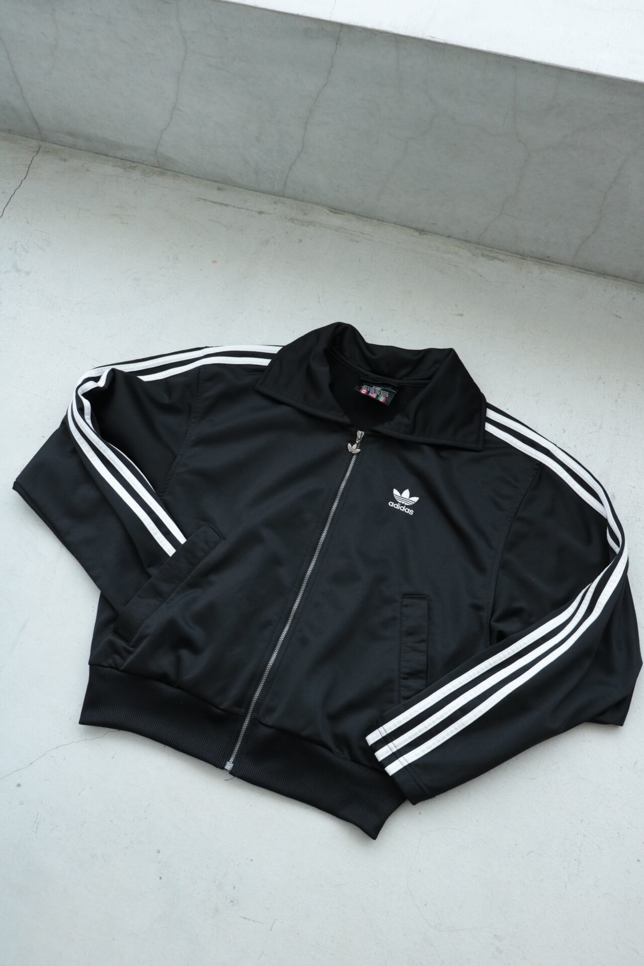 Vintage adidas track jacket   Cary