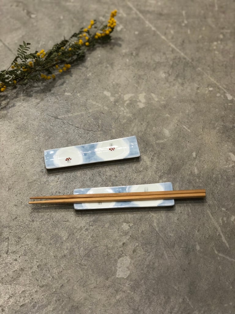 スリム箸置 外濃花詰 | 一峰窯