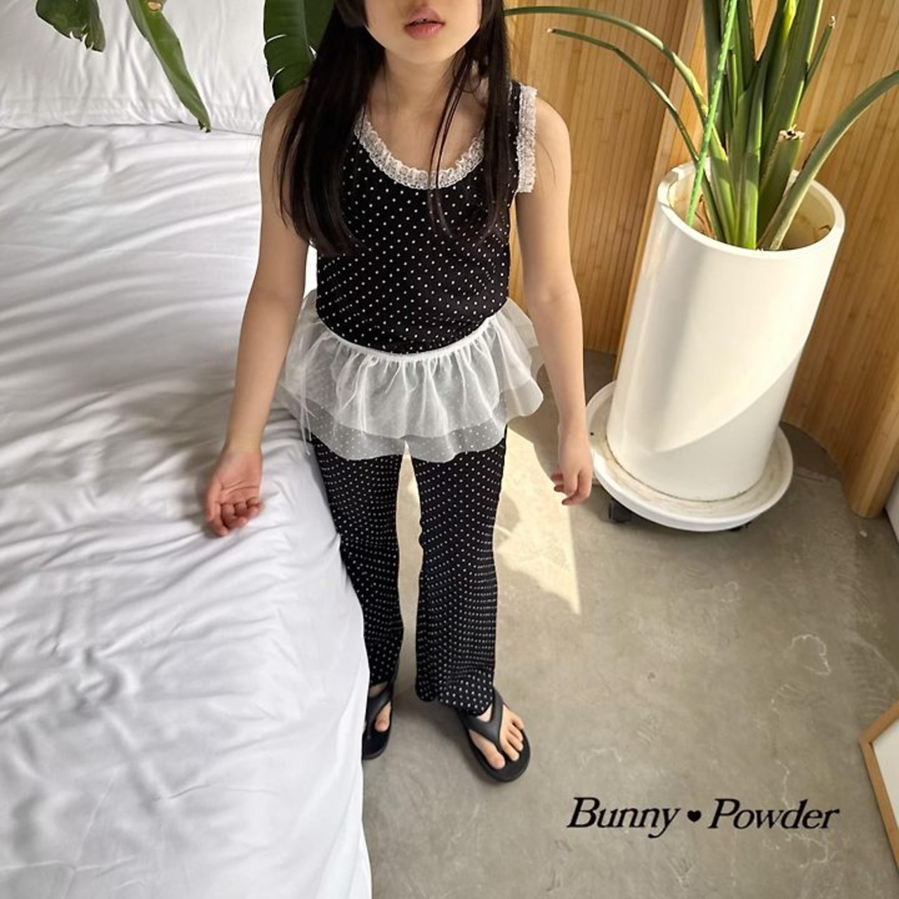 [Bunny Powder] Lace Sleeveless / [버니파우더] 레이스땡나시
