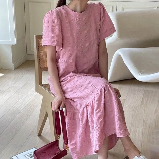 裾フリルワンピース