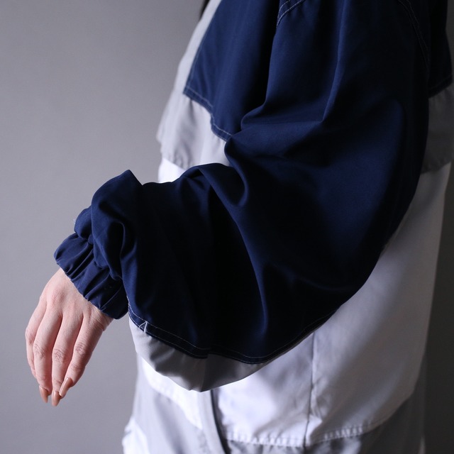 3-tone switching design over silhouette zip-up jacket