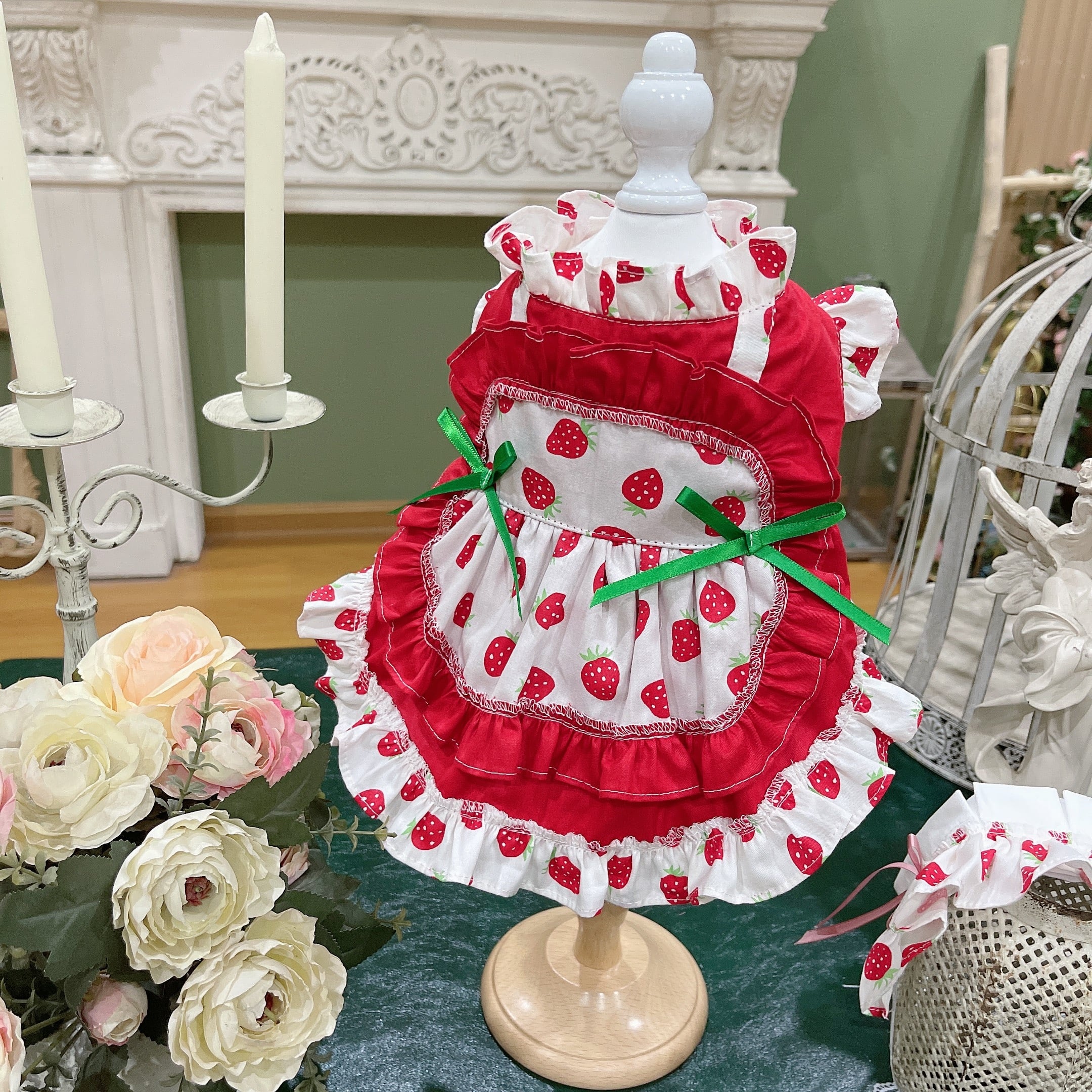 いちご柄フリルエプロンドレス 00766