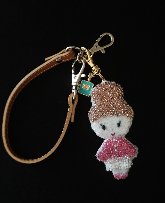 恋するアイリー❣️ビーズ刺繍ストラップ_6