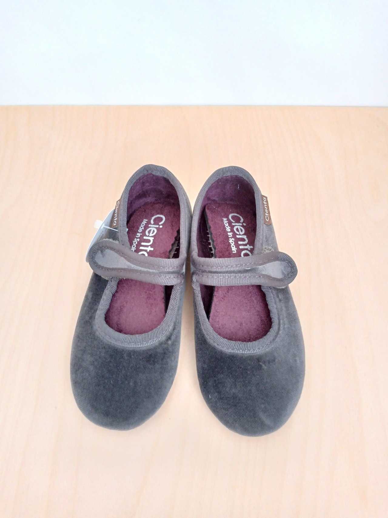 One Strap Velour Shoes - Grey  / Cienta