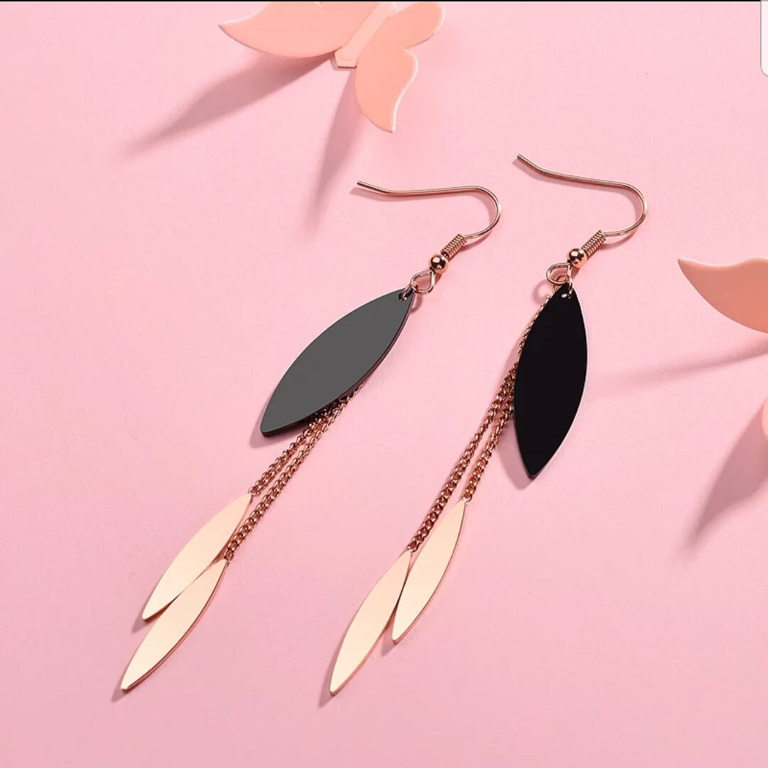 ロングチェーンリーフピアス | ｱｸｾｻﾘｰ&雑貨 Accse.shop
