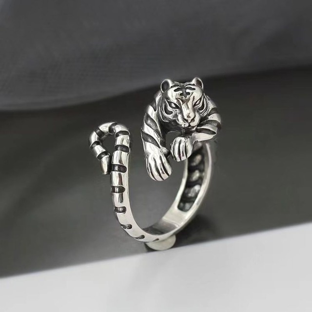 【送料無料】虎 とら 立体 タイガー リング フリーサイズ 男女兼用 シルバー 指輪 リアル 猫 ねこ アクセサリー 巻き付き 雑貨