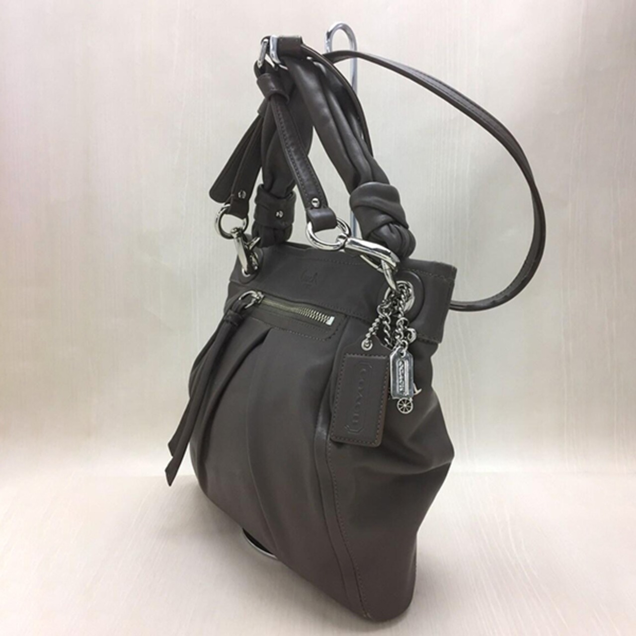 COACH(コーチ)レザーショルダーバッグ/ブラウン