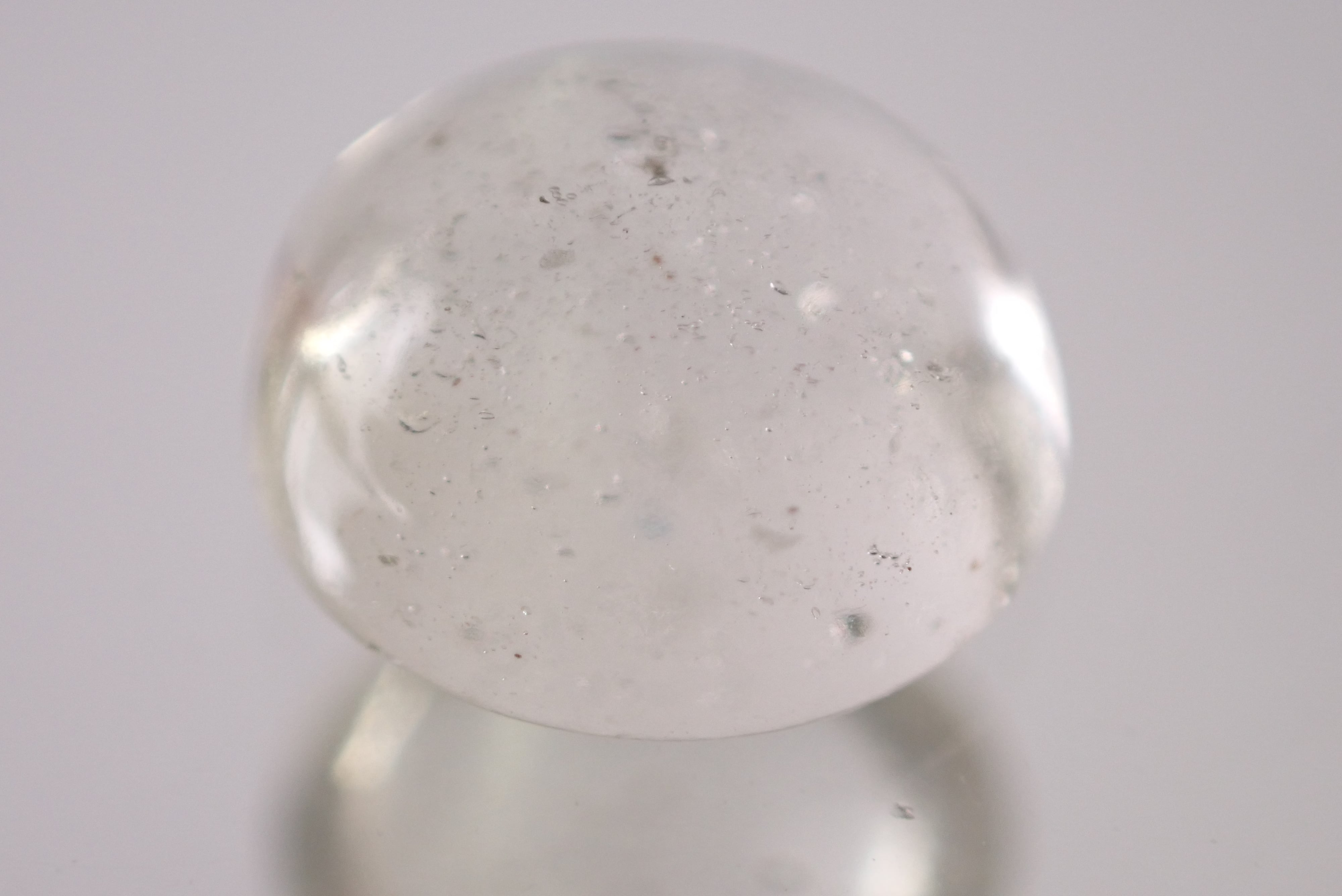 リビアングラス　オブジェ　卵形 リビアングラス 0.75ct [D7-19] | differencee(ディファレンシー)