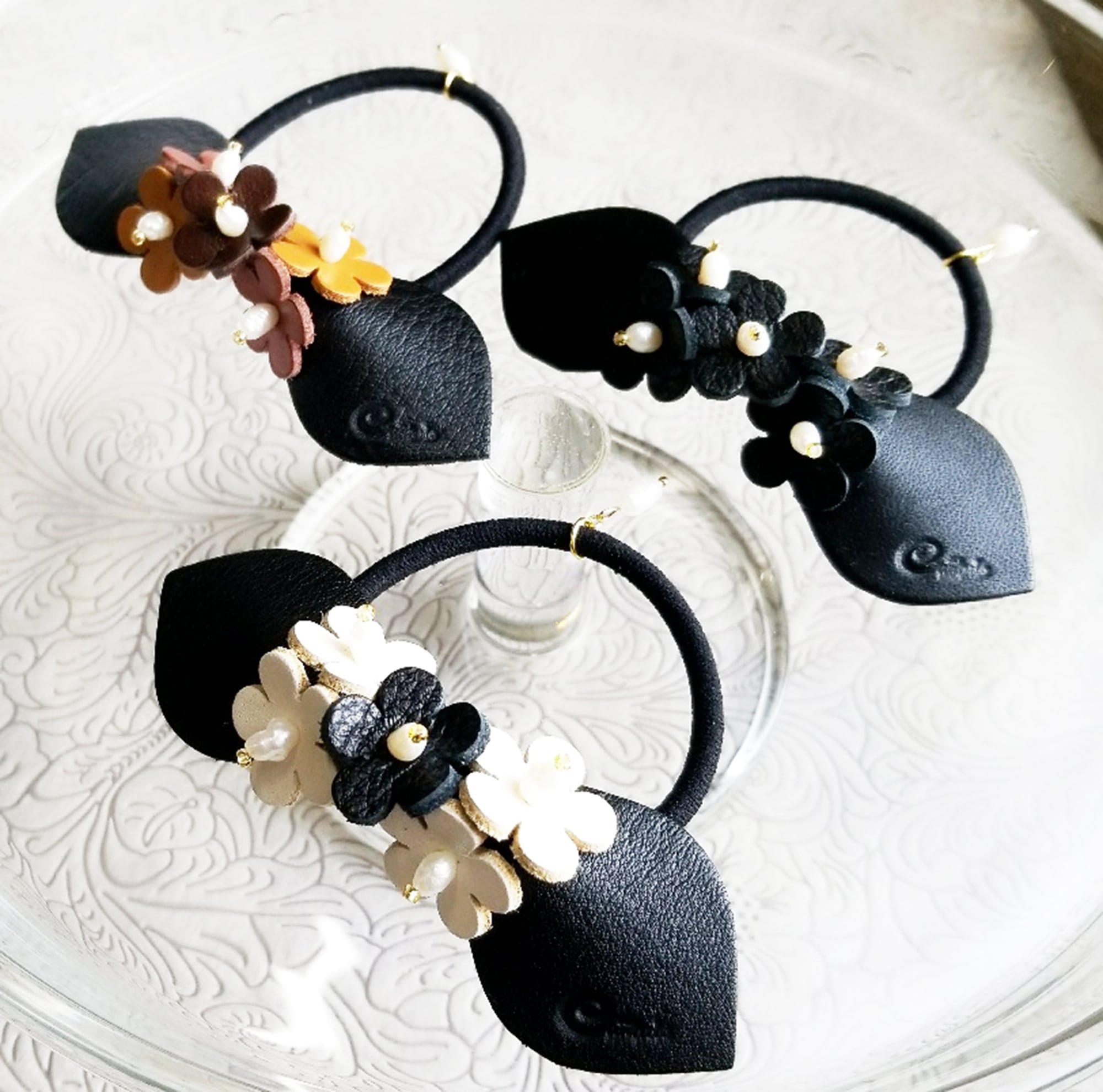 あったらいいな♥をカタチにしました。リボンとお花の本革・大人