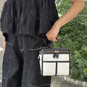 Buddy.canvas bag Vanity【WHT×BLK】