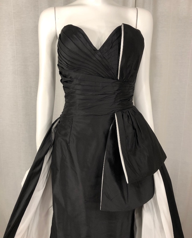 BLACK WHITE　シルク　オーバースカート【JOVANI アメリカ輸入】