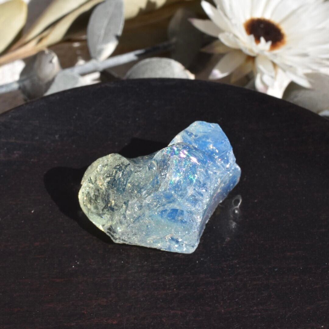 インドネシア産アンダラクリスタル原石 シャイニングシーフォーム