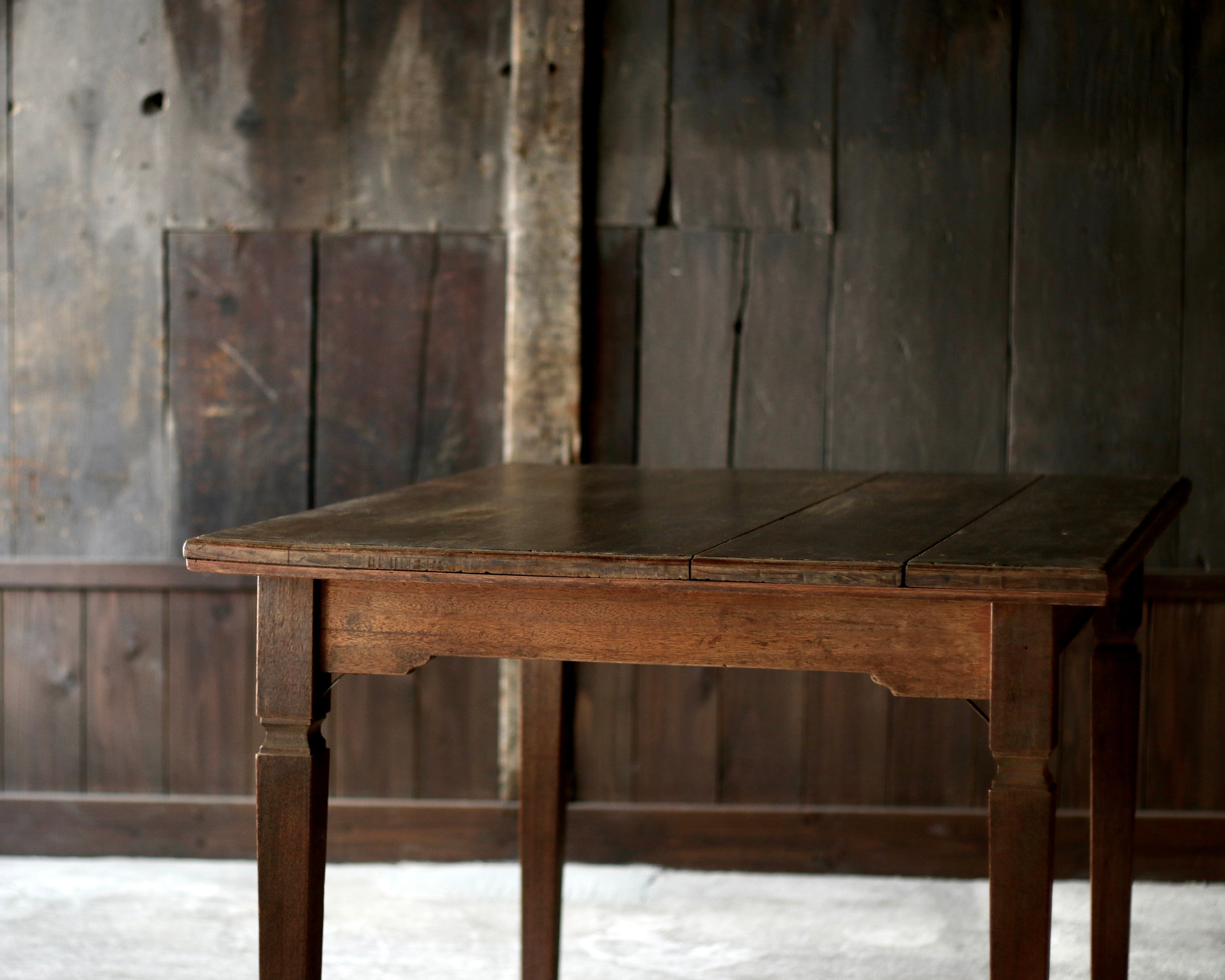 ダイニングテーブル《古家具 展示台》 | Rem Remake Furniture