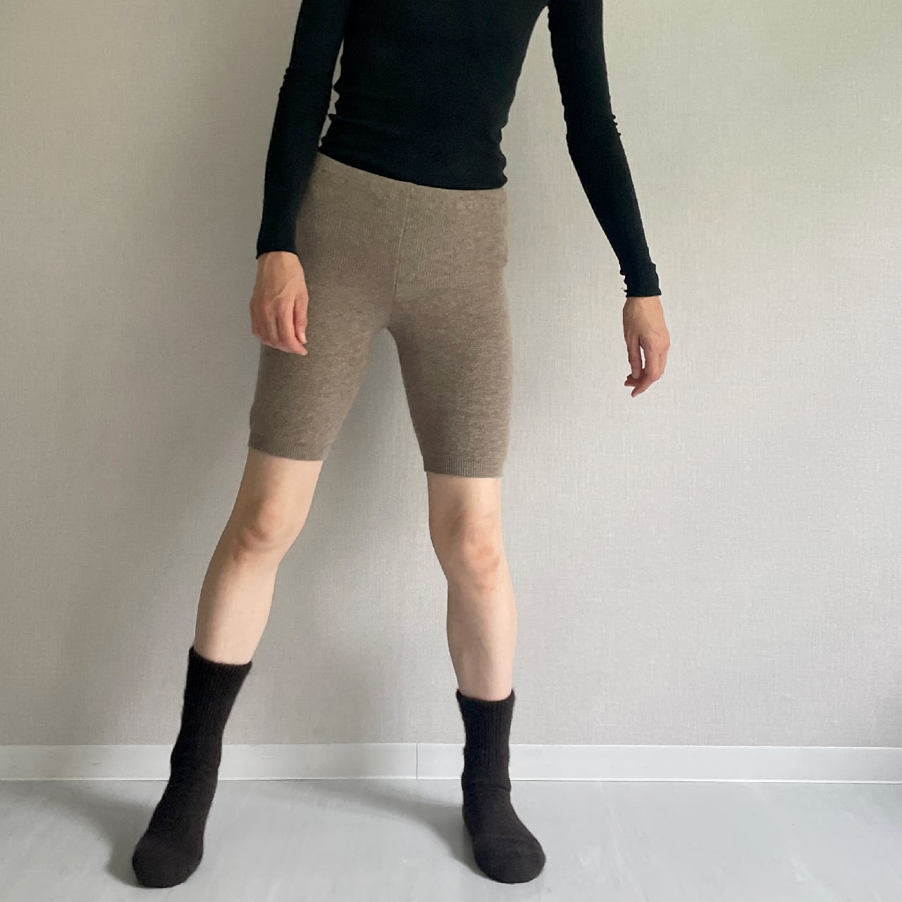 ヤクの靴下／毛100％タイプ｜こげ茶 | 空飛ぶ羊 BASE webshop