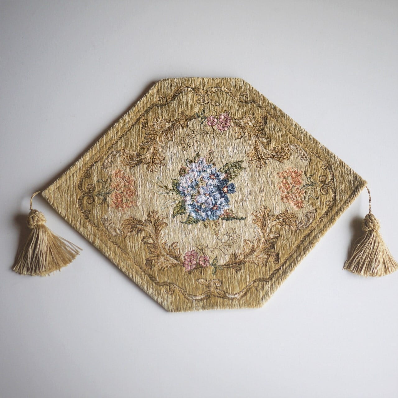 ゴブラン織り六角マット タッセルつき ベルギー