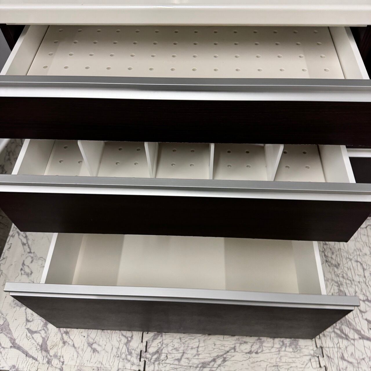 20586 2枚ガラス扉 ソフトクローズ キッチンボード パモウナ ◇大阪市